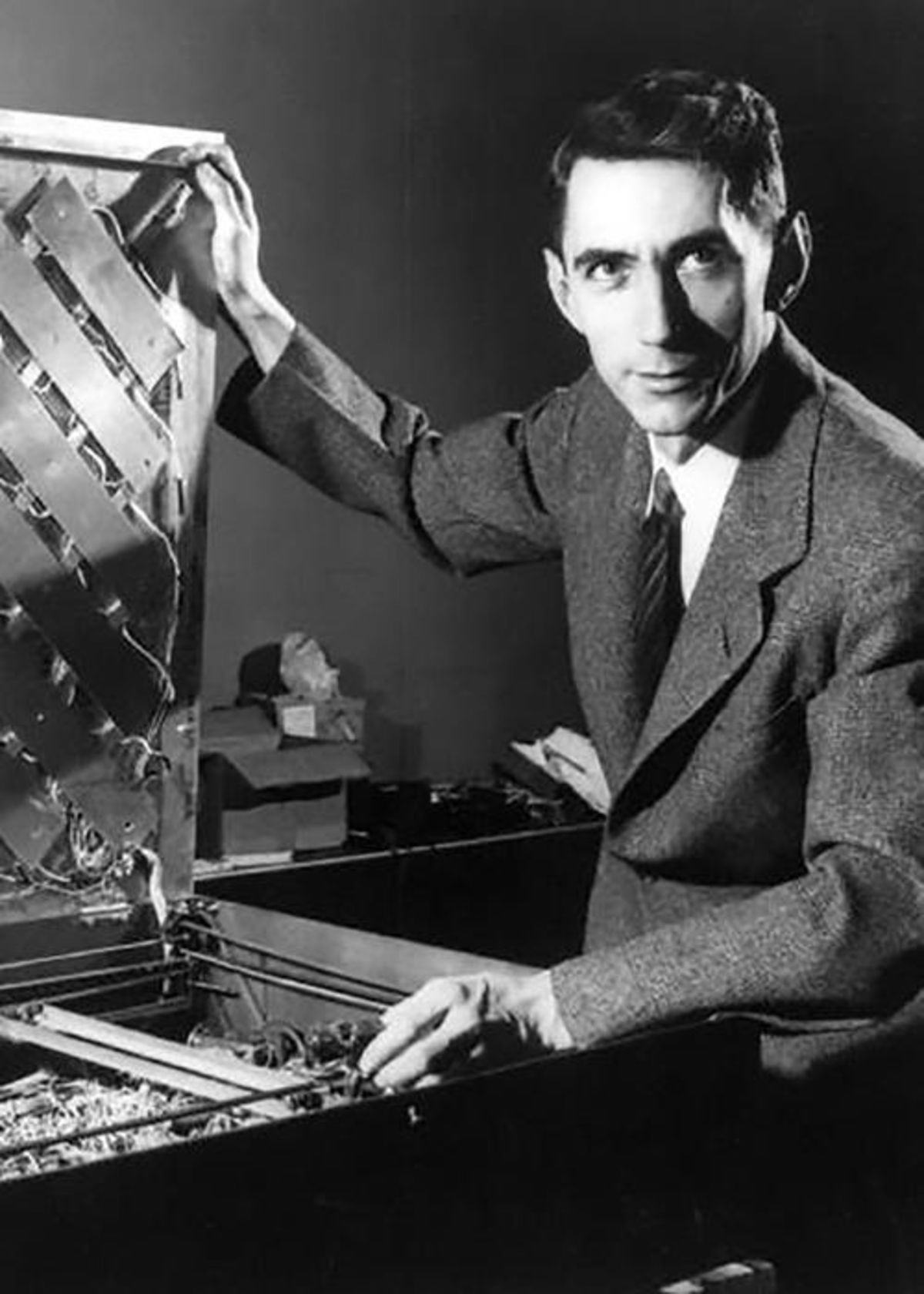 Claude Shannon photo cropped