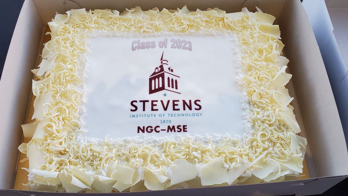 A cake congratulating 2023 NG corporate graduates
