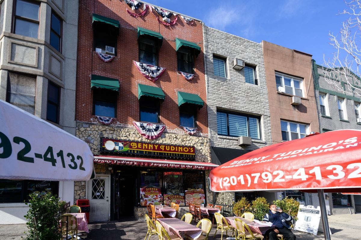 Exterior of Benny Tudino's pizzaria