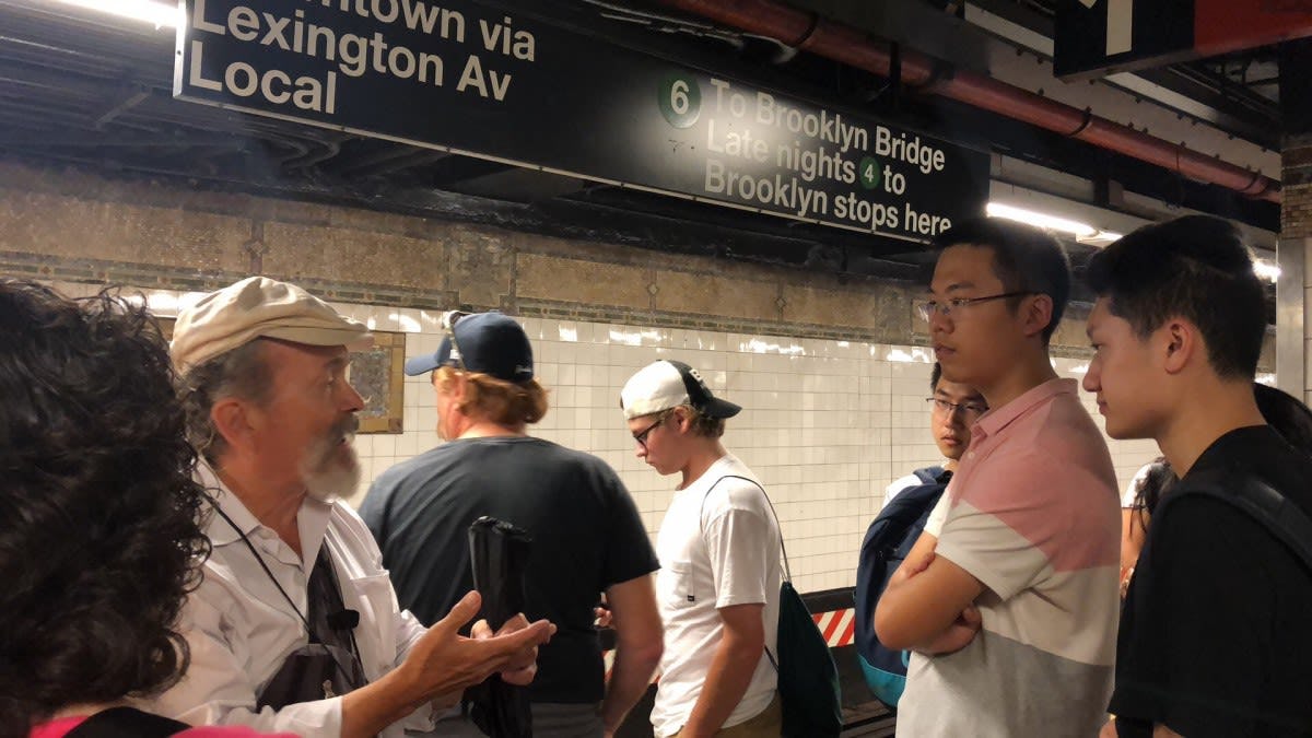 Tsinghua students touring NYC with guide