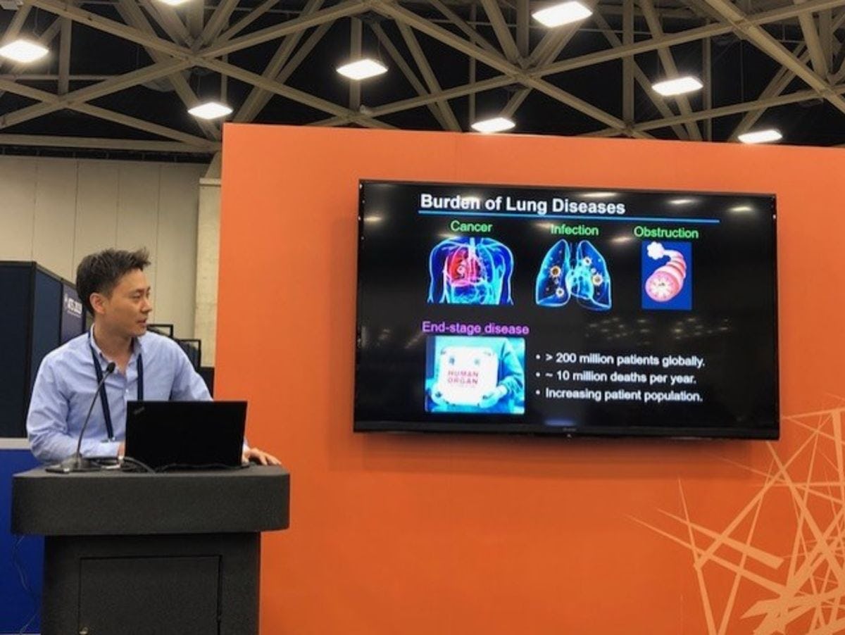 Kim presenting his research at American Thoracic Society 2019 International Conference